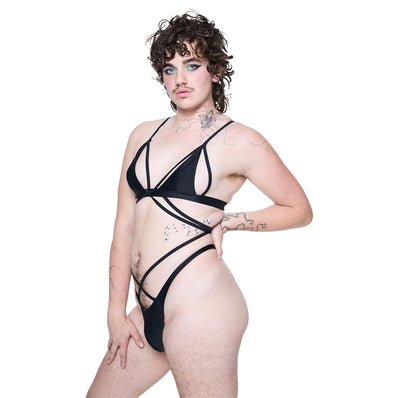 Outlined Top - Black